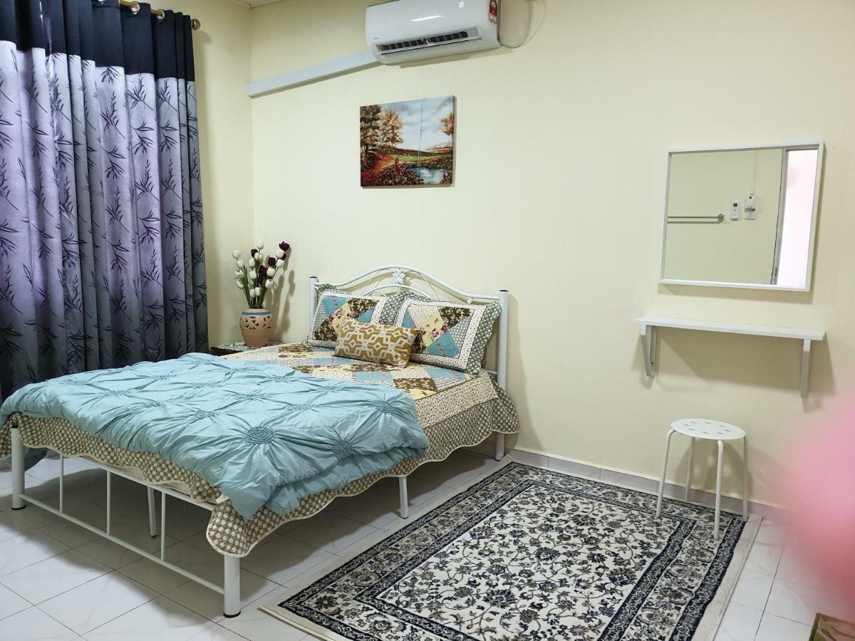 Auni & Auji Homestay Kemaman Chukai Exterior photo